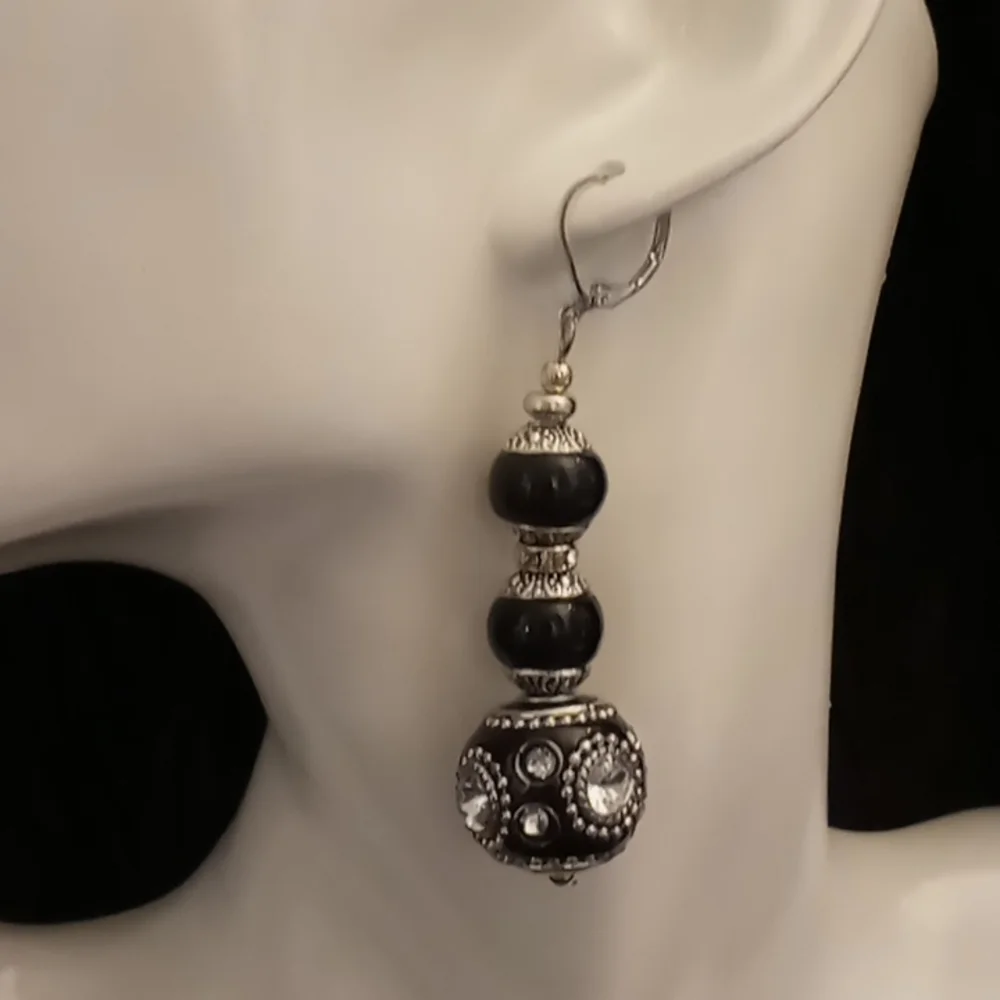 NEW! ♥️Graduated Chunky Black Lamp Drop Earrings! - Picture 2 of 5